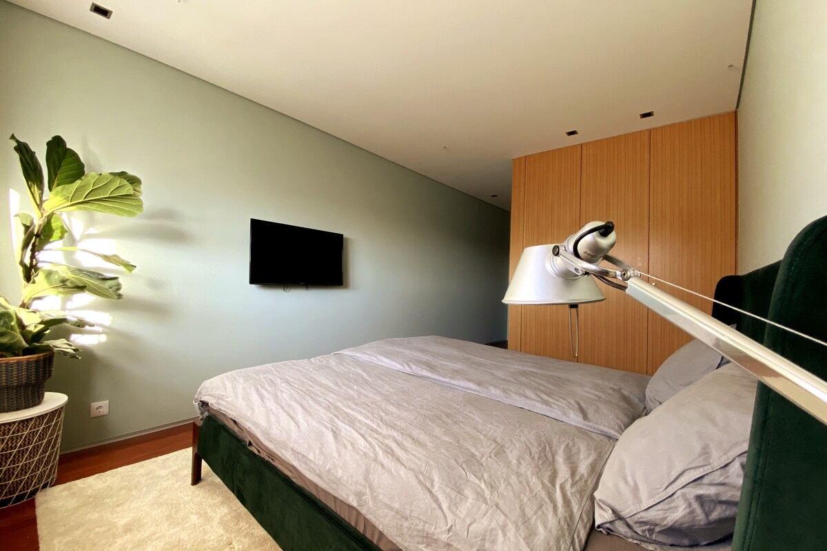 Schlafzimmer mit Ensuite-Bad